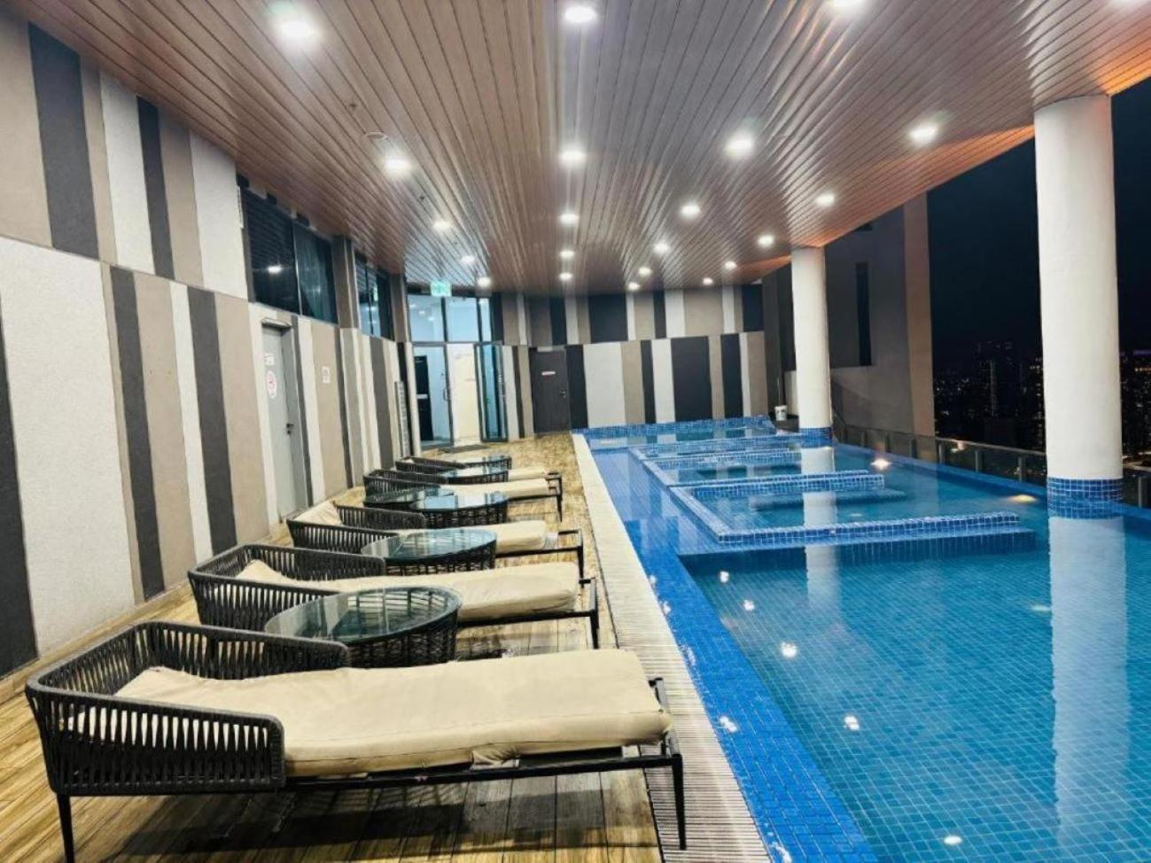 Appartement The Luxe Colony Klcc By Sky Pool à Kuala Lumpur Extérieur photo